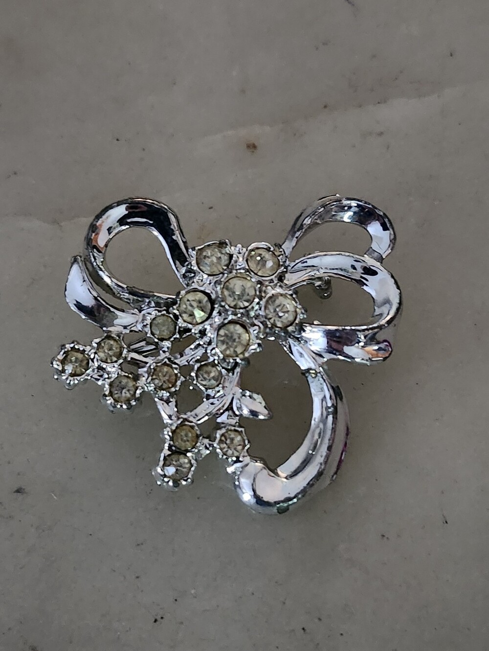 Silver Tone Rhinestone Ribbon Brooch - Vintage 90's